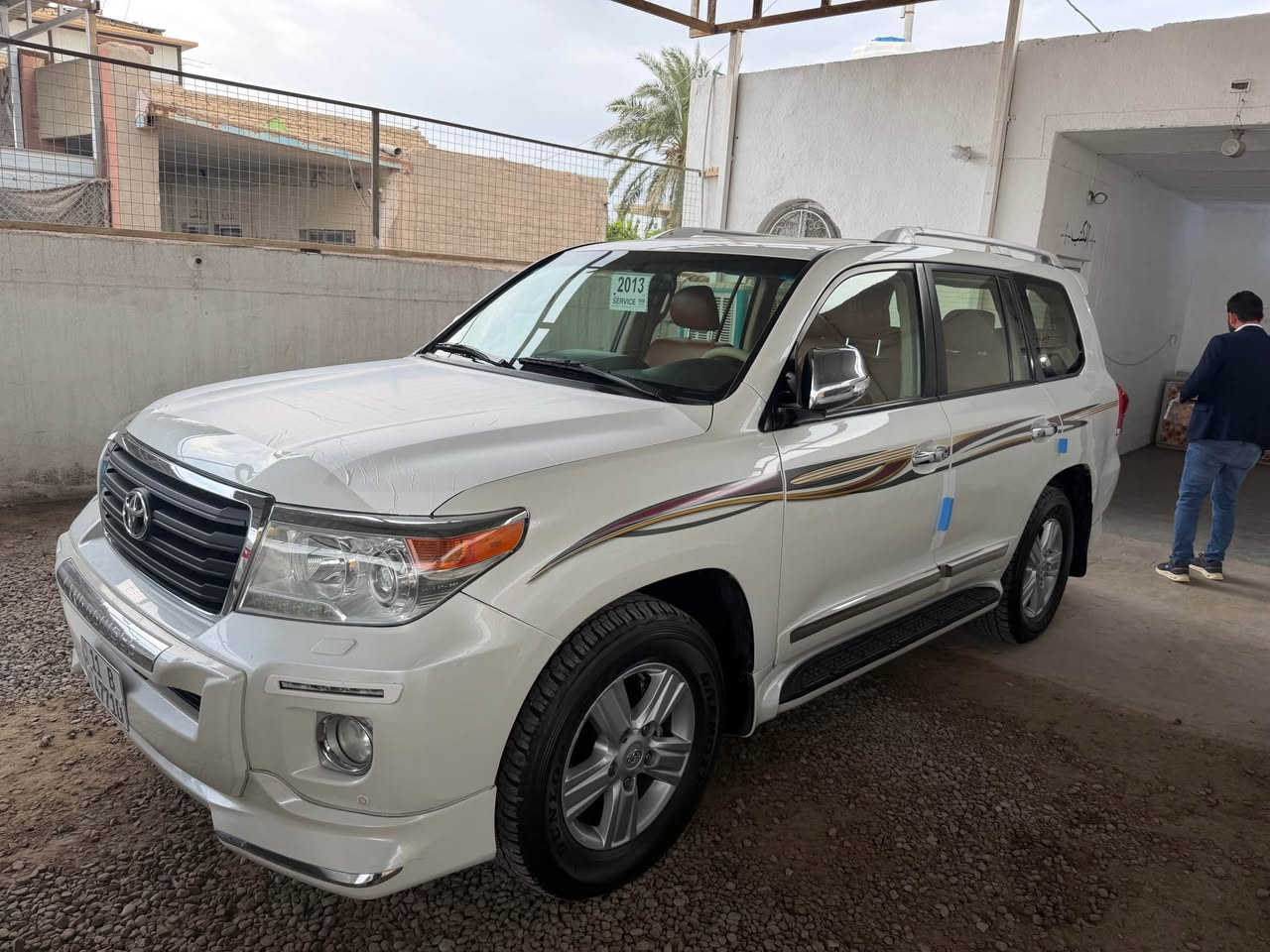 السلام عليكم 
لاندكروزر 2013
رقم بغداد 
فطيم 
سيارة فول 
فتحة بصمة ثلاجه 
تحكم ستيرن شاشه كبيره
حساس أمامي خلفي زراك لايت
8ارباك كشن كهرباء 3دكم كشن جلد 
ماشيه 180سياره مكفوله من الصبغ والفتح
للاستفسار 
*********** بغداد, العراق
