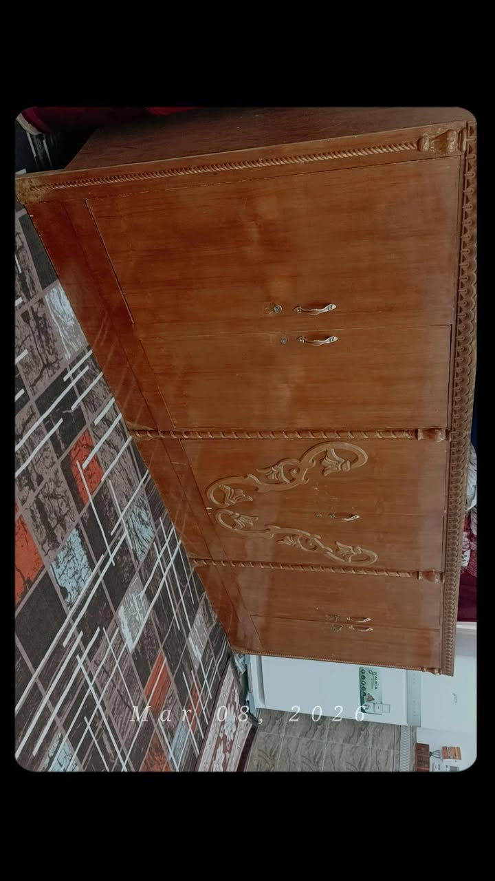 ميز  ٦ بيبان نجاره حديثه نضافه ١٠٠/١٠٠ للبيع بسعر 180 بي مجال
رقم الهاتف ***********
المكان الحمزه الشرقي
