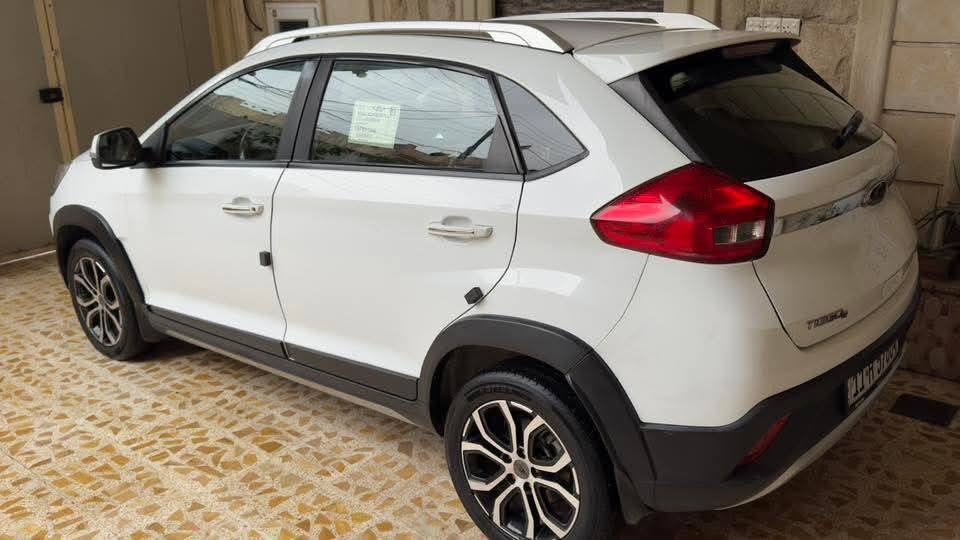 شيري تيكو 2 برو موديل 2018
السيارة حرة  رقم بغداد انكليزي صاحبها بالموصل تحويل أو وكالة ...كابون بانزين ماستر...
سيارة جديدة مكفولة كفالة عامة من كلشي جاهزة 
محرك 1500 دبل نوزل 
كير ميكانيكي 6 نمرات
ماشية 60 الف
كشنات جلد لونين
تبريد ممتاز
 شاشة اندرويد أصلية حساس خلفي ولدات امامية
تحكم ستيرن جهتين واشاير بالمري...ويل كروم وبيها 
مواصفات بعد
السعر النهائي90
للاستفسار ***********
