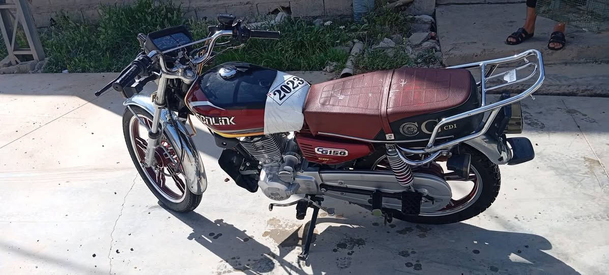 سلام عليكم للبيع دراجه موديل 23 كل عيب مابيهه كلهه شرط نكره سلف محرك مامفتوح  شغاله سعر 550 وبيهه مجال للطيبين,***********
