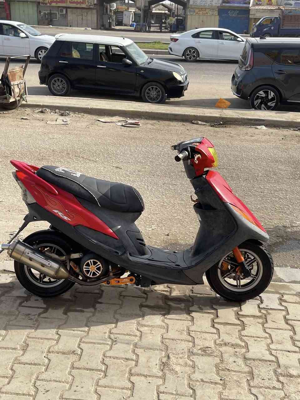 السلام عليكم. ماكس عدله للبيع بلاديه ومزوده سيت مشمشي  كامل. وبيه ويل نجمه اصلي.  والبقيه. شوفت عينكم  
الاستفسار ***********
