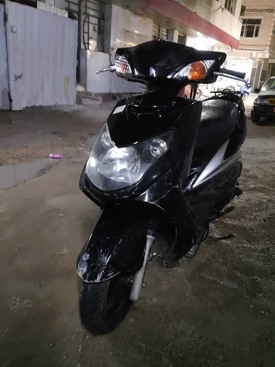 سلام عليكم
يالله ادمن وافق. 
سكنس فحل نوزل خطين بلاديه، الدراجه مفتوحه مكينه تجفيت قبل شهرين، لكن الدراجه امانه الله بعدها بحاله زينه مثل ماموضح، 
دهن موتل كل شهر وحاليآ صالي سبوع من مبدله، تايرات جلاتين جدد، الدراجه نقصها بس تريشه اليسرى وحاضنه، عداد رياضي، دبل اشاره شغال كلشي بيها شغال، 
السعر 380الف وبيها مجال
العنوان، بغداد الحريه الاولى شارع باتا، 
كذالك اكفلكياه من السرقه
*********** واتساب موجود وخاص ايضآ
ومن الله التوفيق.
