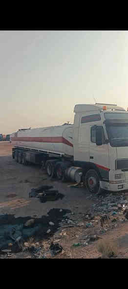 السلام عليكم فالفو شخاطه سنكل امامي بلادي تانكي 43طن سياره مكفوله برقي ما بيه نقص كير ٣/٣ كفالف كير محرك شاصي سياره جا تشتغل منضومه بويلر سياره تخم تاير بس زوج نص عمر مكان سياره تاجي
سعر 265ورقه 
للاتصال
‏‪0787 532 8098
