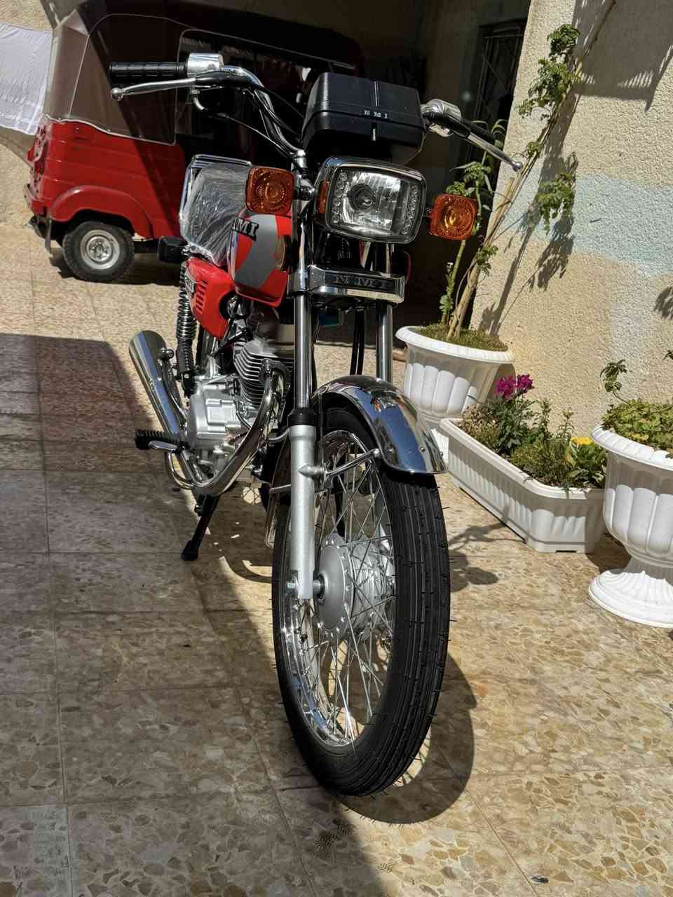 سلام عليكم دراجه نامه اصلي مديل 26 سكنر يعني وراق 7 ويه المكاتبه دراجه شغله بيدك دهن الشركه بطنها مال سحك  رايته 950 وبيها مجال حك الجيه المكان العماره الستفسار ***********
