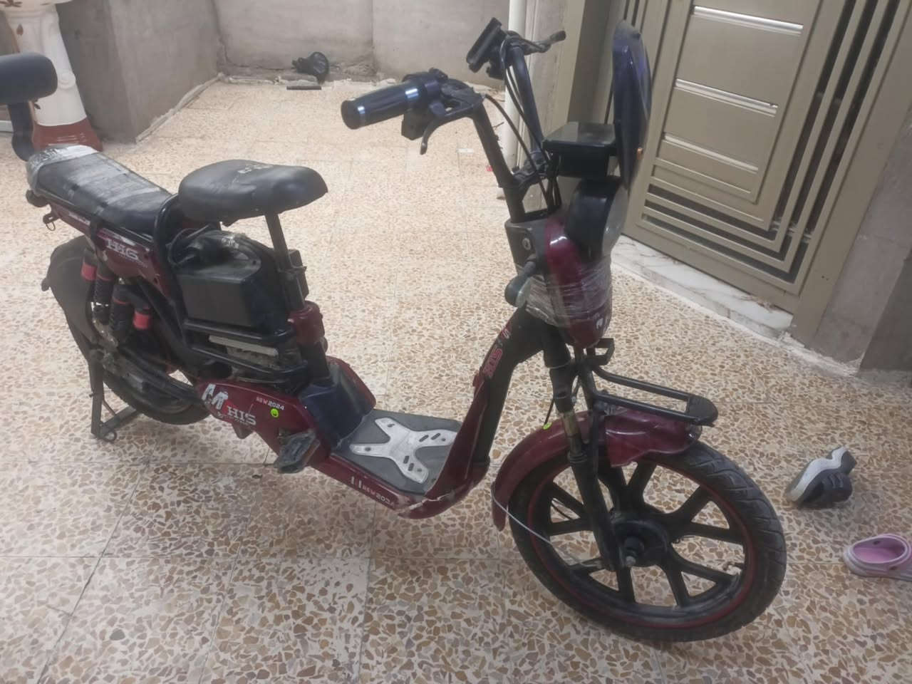 السلام عليكم للبيع بايسكل شحن 4 سرع موديل 24كهربائيات كامله شغاله شاحنه موجوده سعر 160 وبي مجال مكاني كركوك حي النصر ***********
