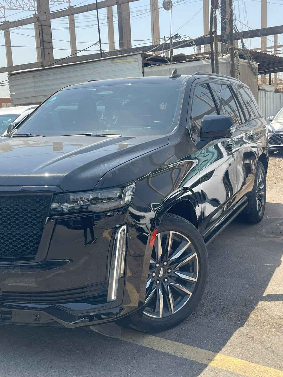 السلام عليكم 
كديلاك اسبيرسو موديل ٢٠٢٣
ماشيه ٣٨
بيها بارد اصبع بالبنيد وخشم الجاملغ بيه بيدي ار
حسب السونار المرفق
السياره مغلفه 
العنوان بغداد البياع 
***********
