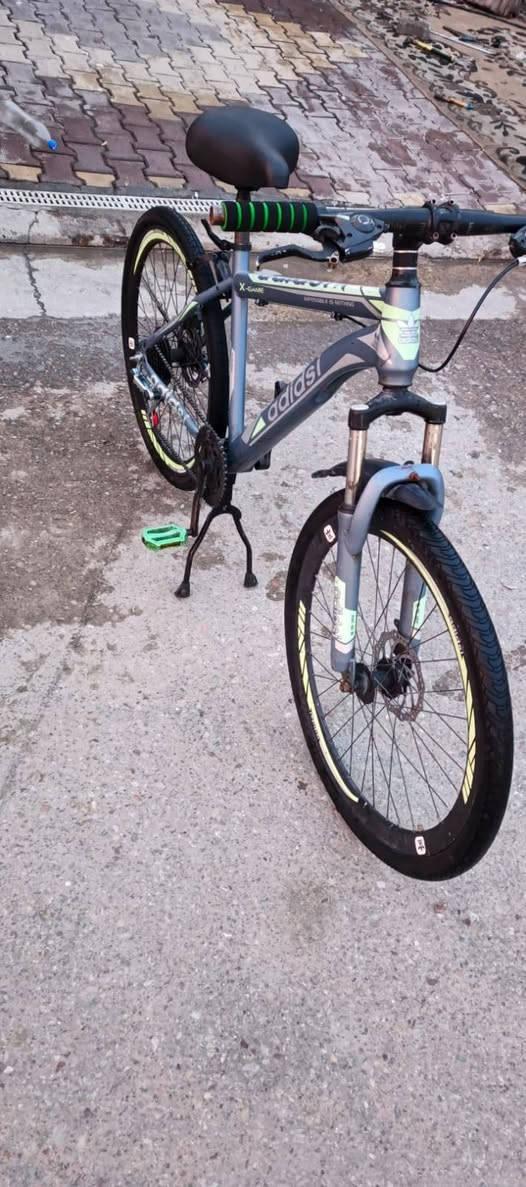 بيسكل ياباني نضيف حجم 26السعر 80


**إذا كنت صاحب هذا الإعلان وتريد حذفه لأي سبب، رجاءا أرسل رسالة إلى الدعم الفني**