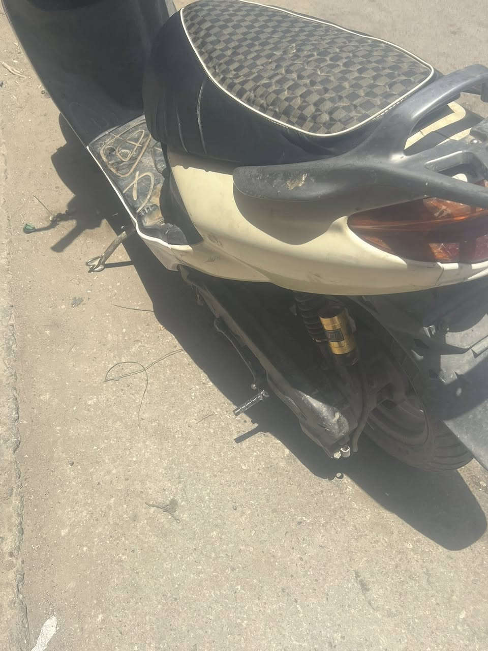 دراجه دولفين مفتوحه السعر ٢٠٠  قفل مفتوحه  
نكره سلف


**إذا كنت صاحب هذا الإعلان وتريد حذفه لأي سبب، رجاءا أرسل رسالة إلى الدعم الفني**