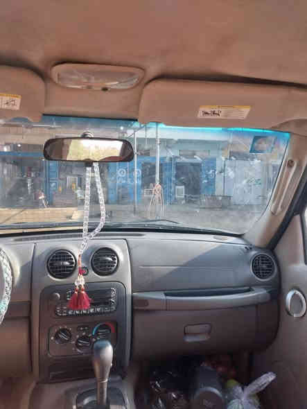 تحيه طيبه للبيع جيب لبرتي ٢٠٠٧رقم بغداد الانكليزي تحويل مباشر السياره جاهزه من كل النواحي كير ومكينه وحداديه وتخم تاير ترايك وين ميعجبك السعر ٧٥ وبيه مجال بسيط للاستفسارعلى الرقم ***********مكان السياره واسط النعمانيه
