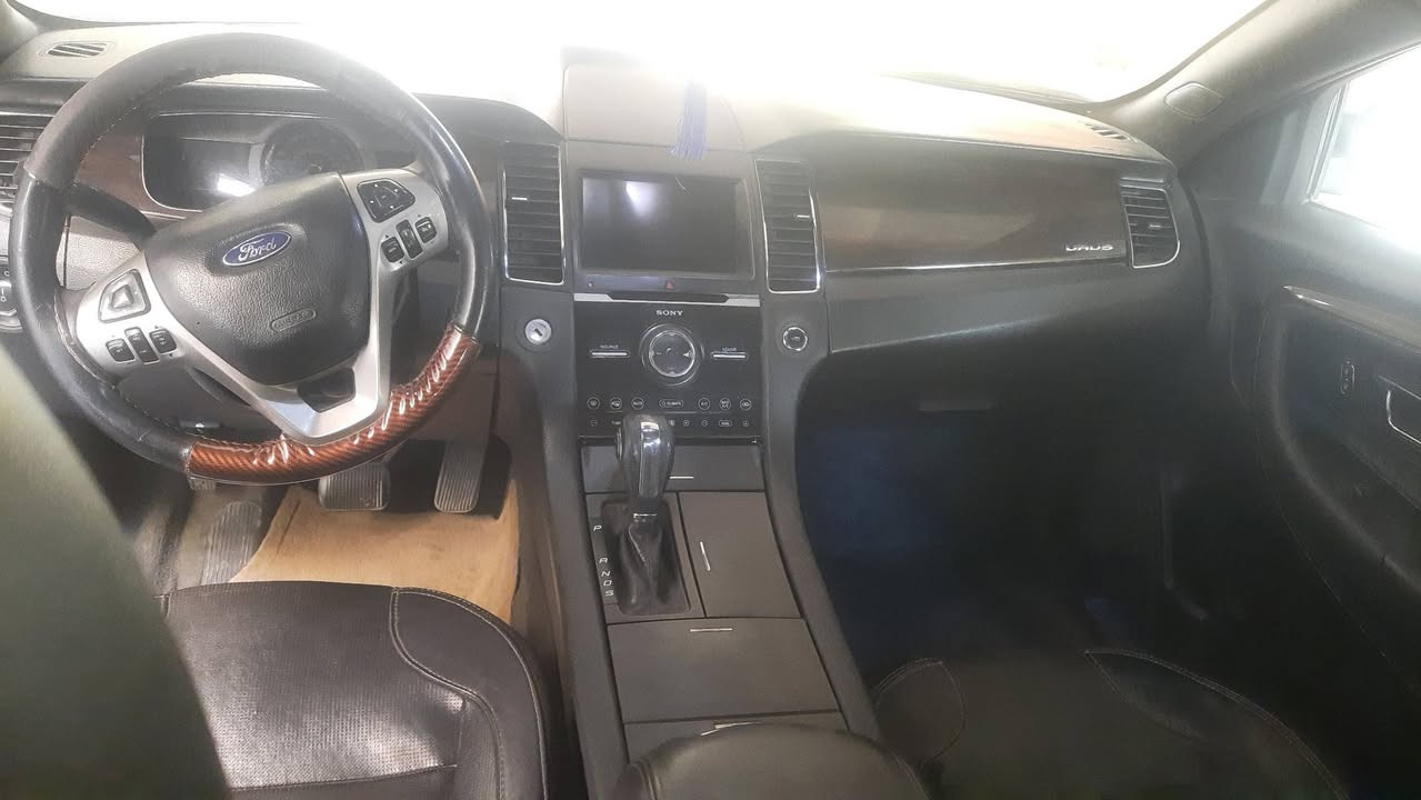 فورد تورس 2013 لمتتد رقم واسط
وارد حادثها خلع طبلة صفحة السايق
ماشية ٢٩٧كيلو 
السيارة بيها صبغ بنيد بسبب الجراد والدعامية الامامية
للامانة مبدل بيها باب السايق والخلف والجاملغ الأمامي  اكيد بلاد بسبب ابو سايبة اخذها صفح واكيد التبديل افضل بلادي ورخيص
السيارة نظيفة فقط تريد ادامة الصدر ودرايم شفت صفحة السايق 
كل كهربائياتها شغاله لا سيرفس ولا اي شي
كهربائيات وتبريد بلاد
شرط تيب ما تلكي بالسيارة كل الفيش والكهربائيات بلاد
شاشة جبيرة
دواخل صاجي 
انارة داخلية ملونة بيبان +مقاعد
كامرة خلفية 
حساسات
تحديد سرعة 
نظام صوت سوني بلاد ٧ سماعات
تحكم تبريد لمس
ويل حجم ١٩
تبريد 
انسه شي اسمه حماوة سيارة بلاد راديتر ونظام التبريد
بغداد المنصور
السعر 95$ 
***********
