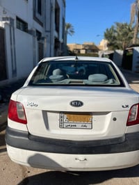 للبيع او امراوس كيا ريو وارد امريكي موديل 2007كير تبريد جاهزة محرك 160...