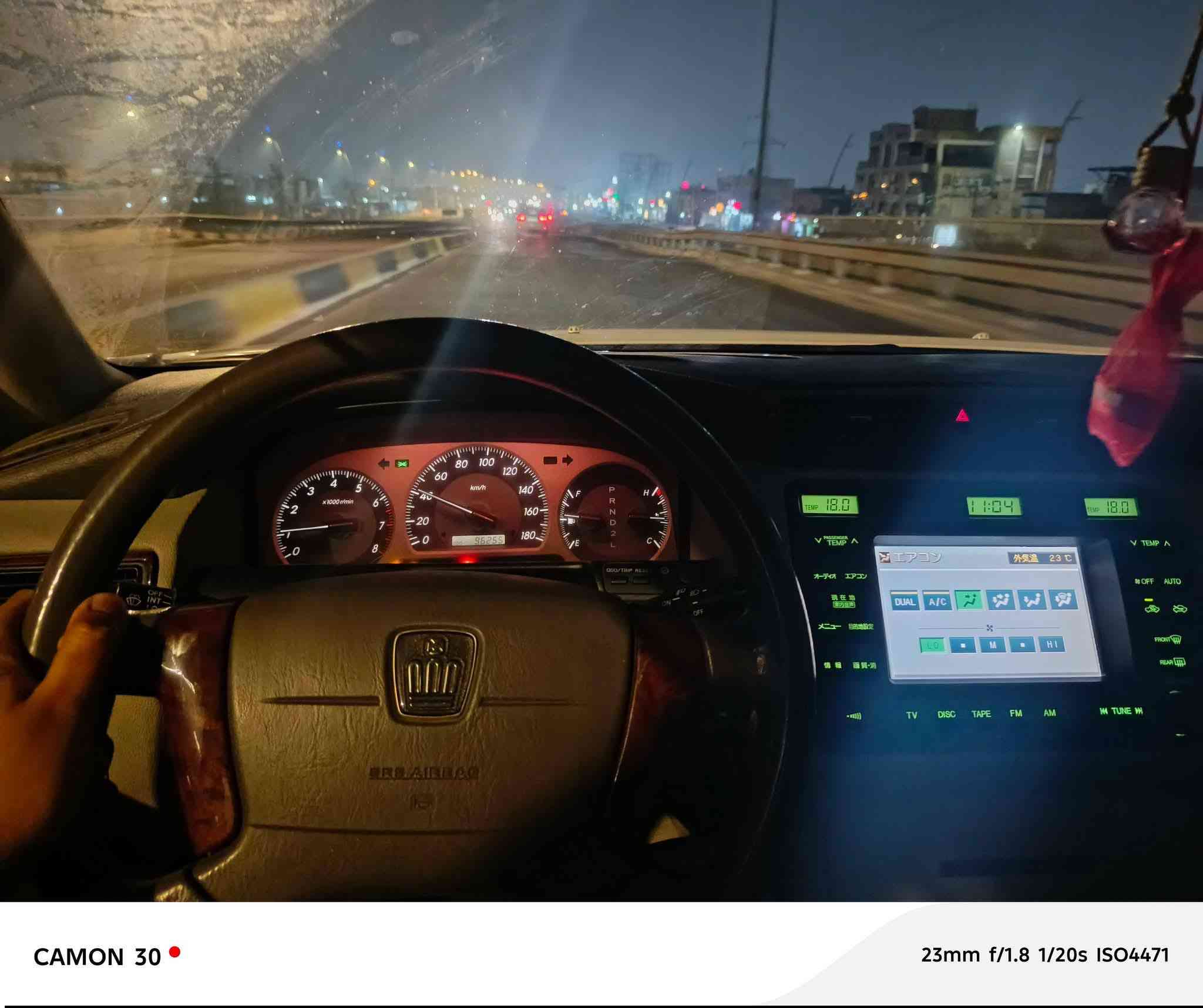 السلام عليكم ملكة جنون دكمة وحدة كرستال كصة جنطة محرك ونجي ٢٠٠٠ اقتصادي وبنفس الوقت بي شلعة راقية محرك وكير كفالة تخم تاير جديد اول البارحة شديته تبريد ثلج حدادية جديدة بيها لوحات بصرة شاغر بدون سنوية السعر ٣٧ وبيه مجال قليل
مكاني البصرة شط العرب الفيحاء 
هاي تفاصيل كاملة بعد لحد يسالني على شي ذاكره ربي يحفظكم
رقمي ***********
