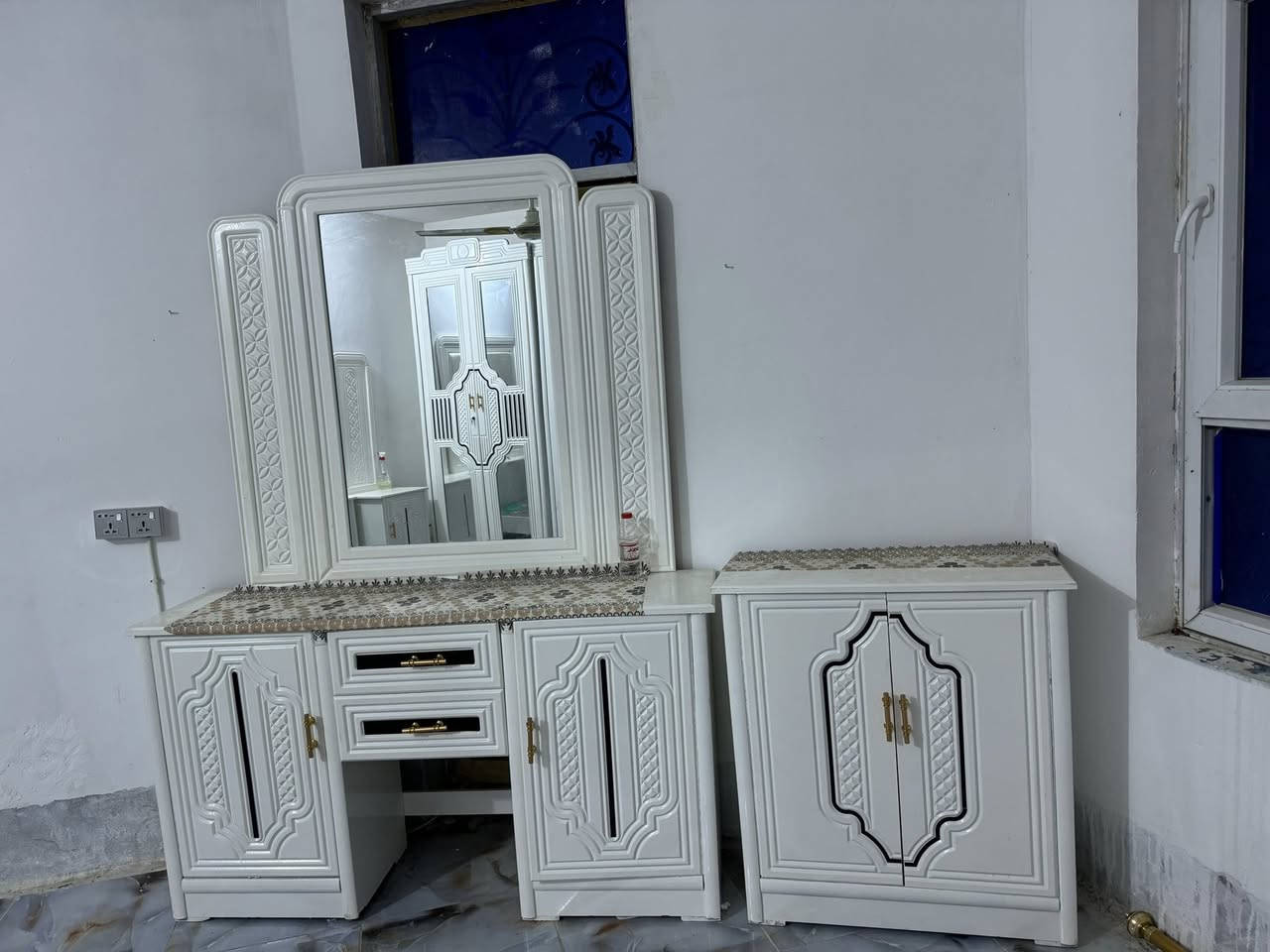 السلام عليكم
غرفه نوم مستخدمه اقل الشهر جديده امانه الله تركي جاهز سعرها ٢٢٥٠ مكاني بابل قرب صيطره الاثار 
للاستفسار اتصل ***********
