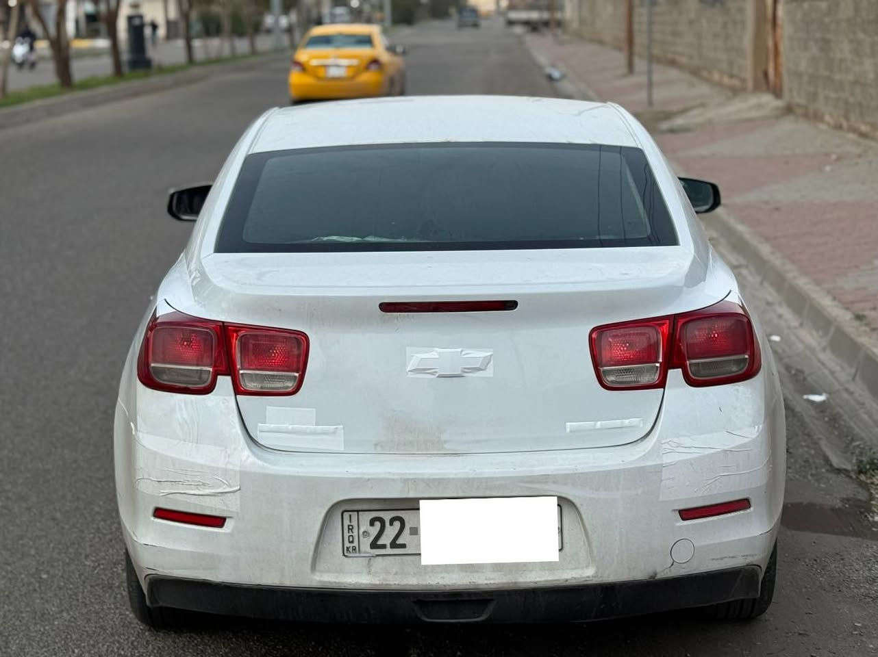 السلام عليكم 
للبيع او مراوس…
ماليبو خليجي 2013
داخل لونين
رقم اربيل سنويه جديد2027شهر11شرط تحويل وهزه جديد 
گير بشرط 
محرك بي خيط بخار بس لاصوت ولاتنقيص  
تايرات جديد
تحكم كروز كشن جلد 
كشن كهرباء 
تخم امامي جديد 
وسونار السيارة موجود بدون دواخل ربع باب سكن مع ربع باب خلف سكن صبغ بلادي بدون ضرر
وبيها بطاقة بانزين 
السعر:95$وبيها مجال 
مكان السيارة كركوك 
ر.م:***********
