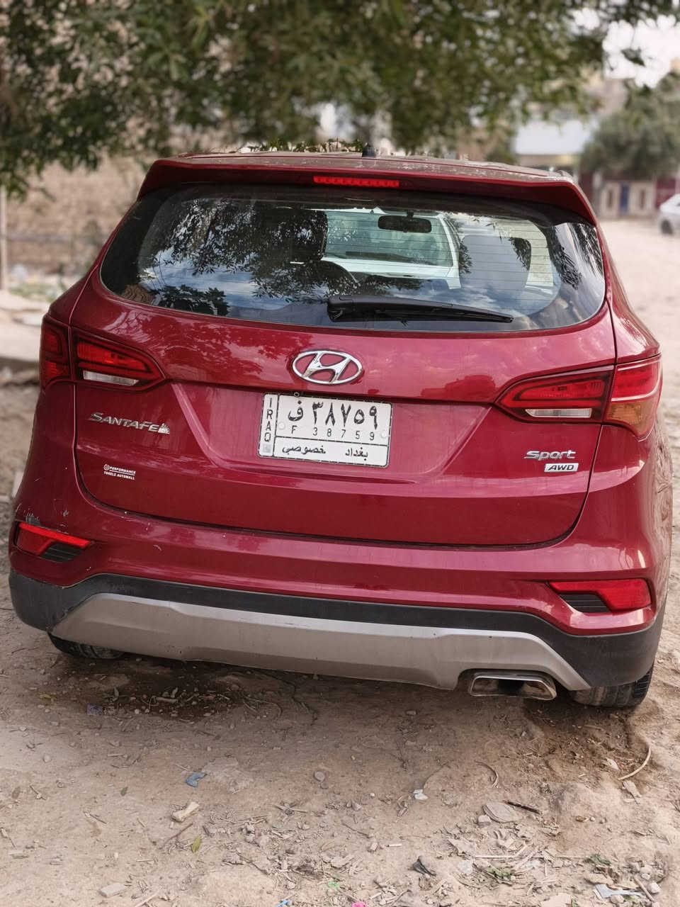 سلام وعليكم سنتافي مديل 2018 وارد امريكي 2400 GDi
4سلندر دفع رباعي نضام تزحلق موصفات نص فول 5راكب باتري جديد سياره بسمي
تحكمات ستيرين تبريد قطعتين داخل صاج تفاصيل تصال على رقم ***********العنوان بغداد سعر 155 و بيه مجال 
صور الحادث داخل المنشور.
