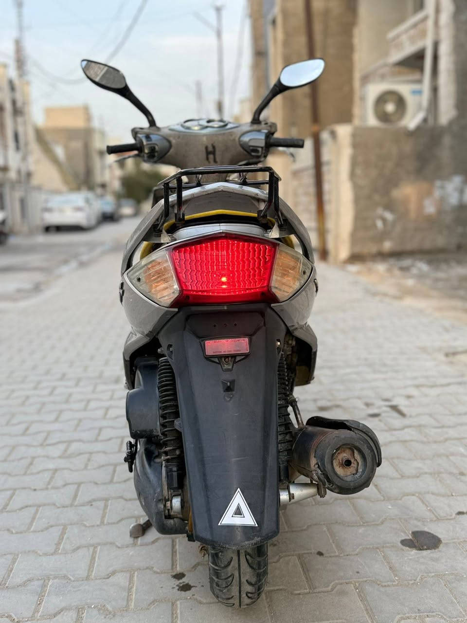 للبيع دراجه مال رمبه سكنس فحل ياباني اصلي قبق البانزين نفخ ستان كهربائي نوزل خطين شلعه معدل خير من الله سلف هندركفراته اصليه  محرك بلادي برغي مملعوب بيه كهربائيات كلها شغاله اوراقها كامله دراجه مكفوله اي نقص مابيها السعر《850》الف العنوان بغداد الكرخ الاتصال على الرقم *********** بغداد, العراق
