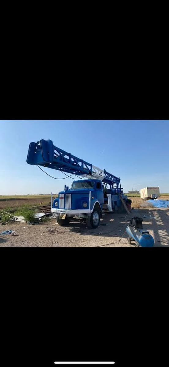 سلام عليكم ورحمة الله وبركاته حفارة للبيع حفارة جاهزة بل شغل حاليا وياها 26 ستانا يعني 260 متر وعربانا نضيفة وكرفان جديد الحفارة متواجدة في محافظة نينوى السعر مناسب جدا جدا  خاص او  الأتصال على الأرقام التالي
*********** علي 
*********** ابو عمر 
‏‪***********‬‏ ابو كرم
