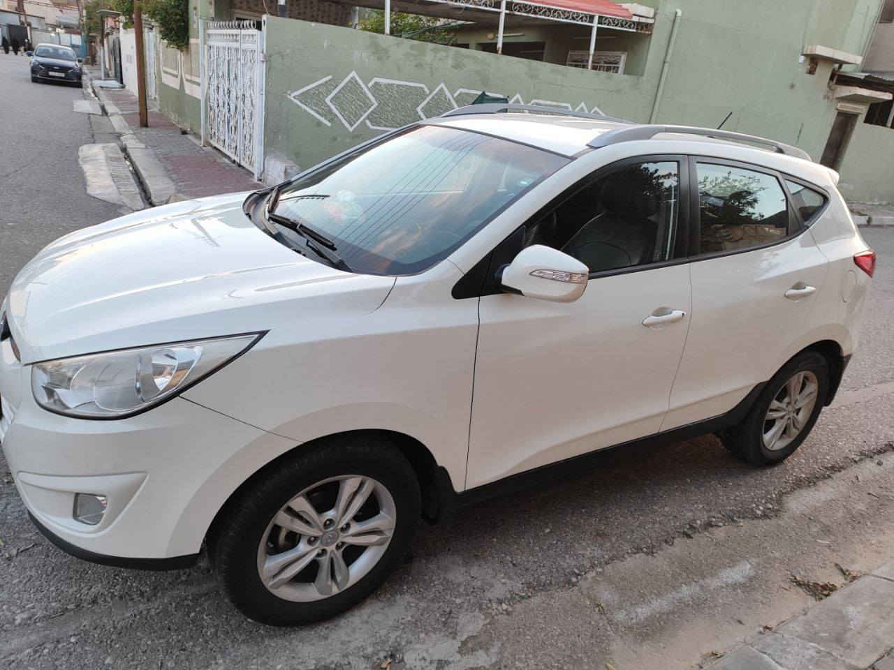 سيارة توكسان ٢٠١١ نظيفة جدا للبيع
 بيها فقط تعديل على البارد بالهلال مال الجاملغ الخلفي ومحرك مفتوح  شرط التحويل
التواصل على الرقم
***********
غير متواجد دائما على الانترنت
