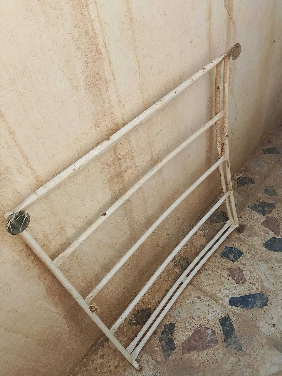 السلام عليكم اخوان عندي هذني غراض طيبه سيبايه+شوته+دكشن حار+بطيخه صالنصه (اريدهم 75)وهذا رقمي بغداد ***********
