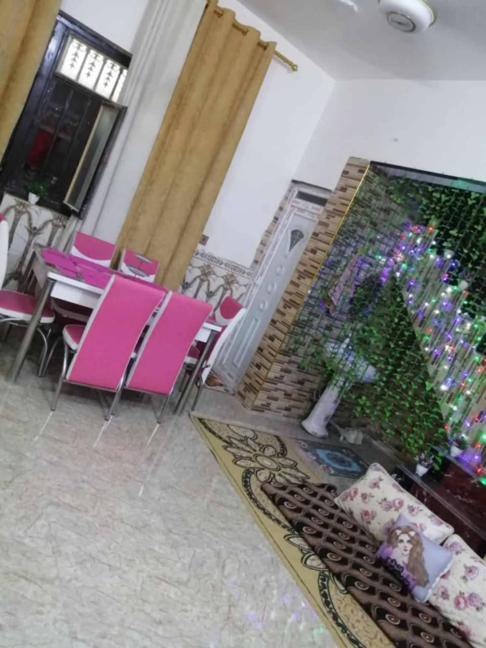 سند ٢٥ الموقع العبود خلف حسينيه السواق مباشر عل روائي المساحه ١٢٠ متر مربع بناء حديث كله طابوك بصف الركن بيت كلش نضيف ومجاري مال شارع مشترك باب البيت
رقمي ***********واتساب
*********** واتساب موجود@
