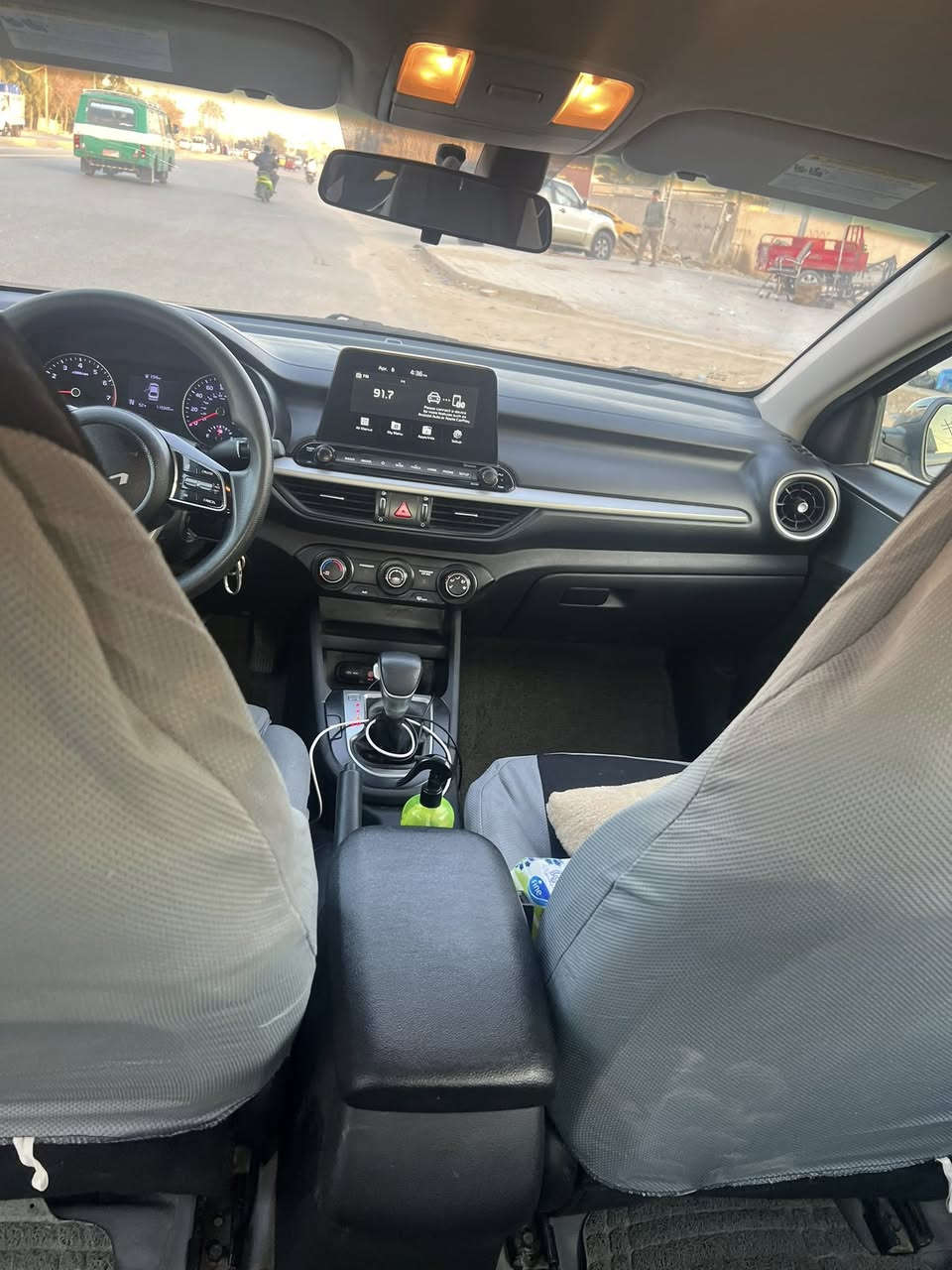 السلام عليكم كيا فورتي موديل2021 مكينة 2000 كادث قطعتين ***********
