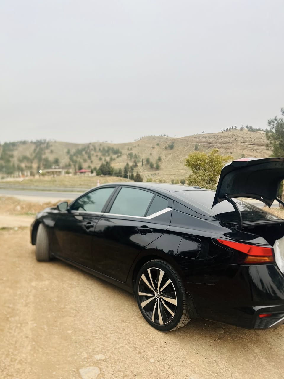 السلام علیکم
Nisan Altima 2022 SR 
نیسان ئاڵتیما ٢٠٢٢ مواسەفات Sr 
بەس بۆنید سبغ دەرگای سایەقی بیلاد گۆڕاوە بێ سبوغ 
ئیرباگ سوکانی سیستەمە  
شانسی پێشەوەی کەمەک ئەزیەتی هەیە و بەشەرتی سبوغ و لعیم و معجون و بڕاوەیە 
کوشین جڵد 
ڕادار پشت و پێشی 
پشتی ئەساسە خۆی ئستۆپ ئەکا 
گێر شەفتە لە سوکان 
ماوەی ڕۆشتنی ٣٠ هەزار میل ڕۆشتەوە 
سەیارەکی زۆر زۆر پاک و بێ مەسروفە بەبێ شوخت و قنج و قۆپە 
سعری ١٤٨ وەرەقە و کەمێک مجال 
ڕقم تلفۆن ***********
واتسئاپ ***********
