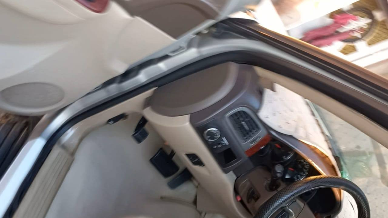 السلام عليكم سياره يوگن فحل موديل 2012مكفولة كفالة عامة رقم التصال***********
