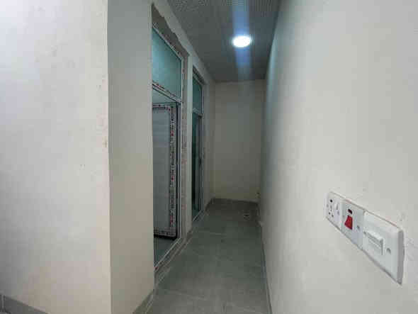 السلام عليكم 
دار للايجار١٠٠ متر مستقل 
واحد حزيران قرب جامع الصفا 
يتكون من غرفة نوم واستقبال و صحيات و مطبخ 
ايجاره ٢٠٠
للاستفسار 
***********
***********
