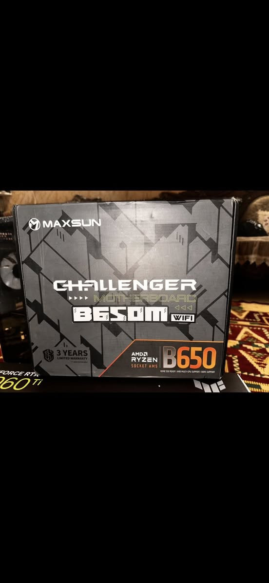 مذر بورد مستعمله نضظيفه للبيع مكاني ميسان ما عندي توصيل اذا عندك عرف ياخذه تقبل جيد جديد رايزن DD5 سعره 120وبيه مجال بسيط كلش رقمي ***********
