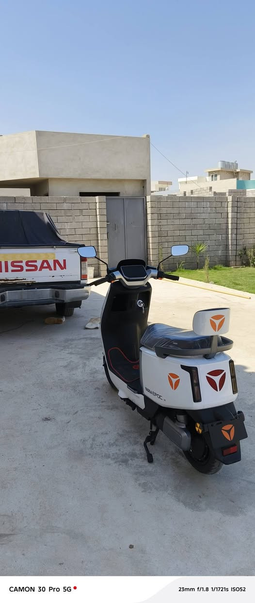 السلام عليكم
دراجه ياديا ايبوك الدراجه جديده وداخله الضمان مواصفاتها معروفه ملف 3400 (بطاريات6) (38امبير) 

السعره مليون و100 

الهاتف ***********
مكاني موصل
