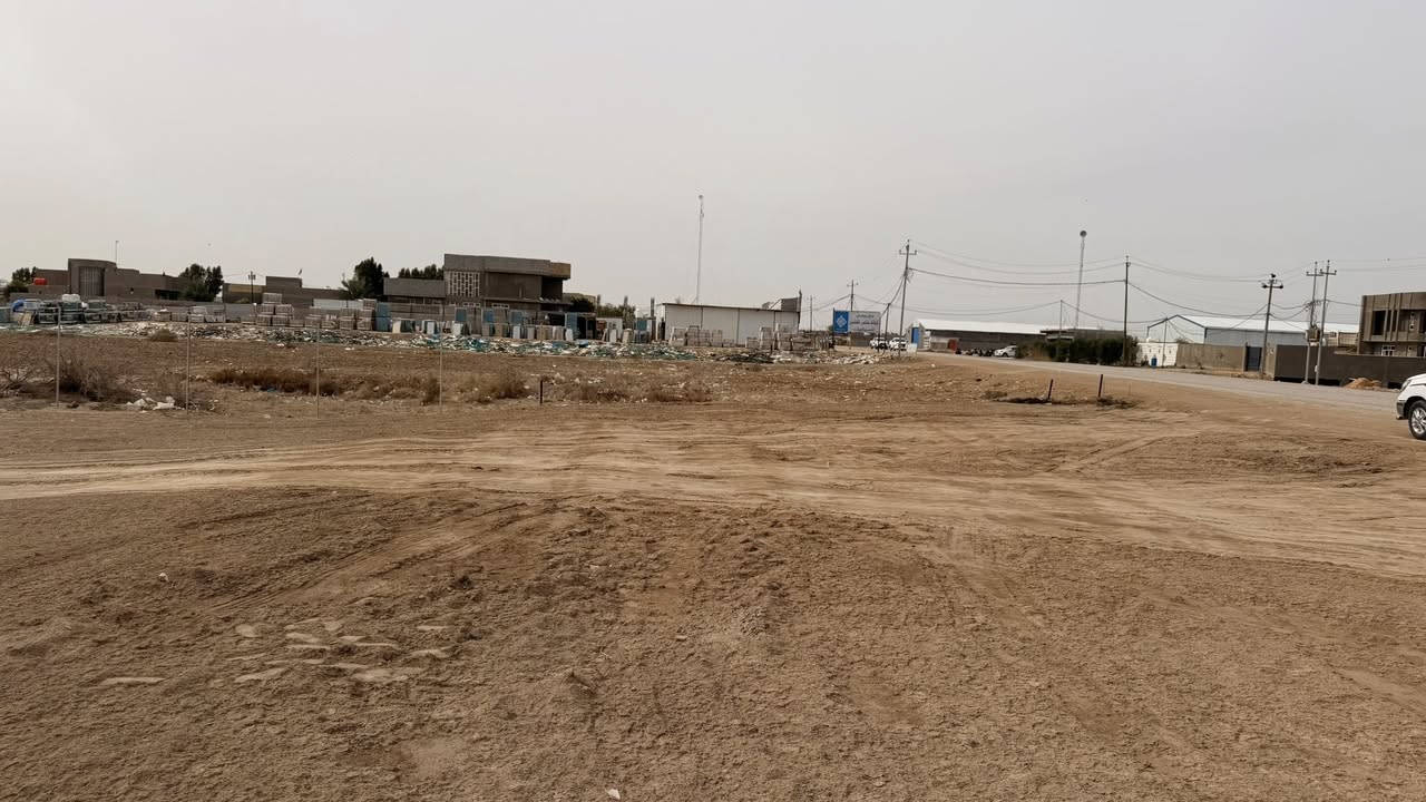 بسم الله الرحمن الرحيم 
يعلن مكتب الرنين للعقارات عن توفير 
(ارض طابو زراعي سند ٢٥) تجاريه للبيع 
📌الموقع جنب محطة السلامين للوقود 
مجاور اولاد عباس الغانمي للسيراميك 
🔸المساحه (٦٣٨١ متر )
🔸الوجه (٣٢ متر )
🔸النزال (٢٢٣ متر )
ارض استثمارية تصلح مخازن / معمل / بناء 
متوفره فيها كافة الخدمات 
📌السعر ٤٠٠ مليون قابل للتفاوض 
للاستفسار اكثر زيارة مكتب الرنين او الاتصال 
***********/مرتضى
