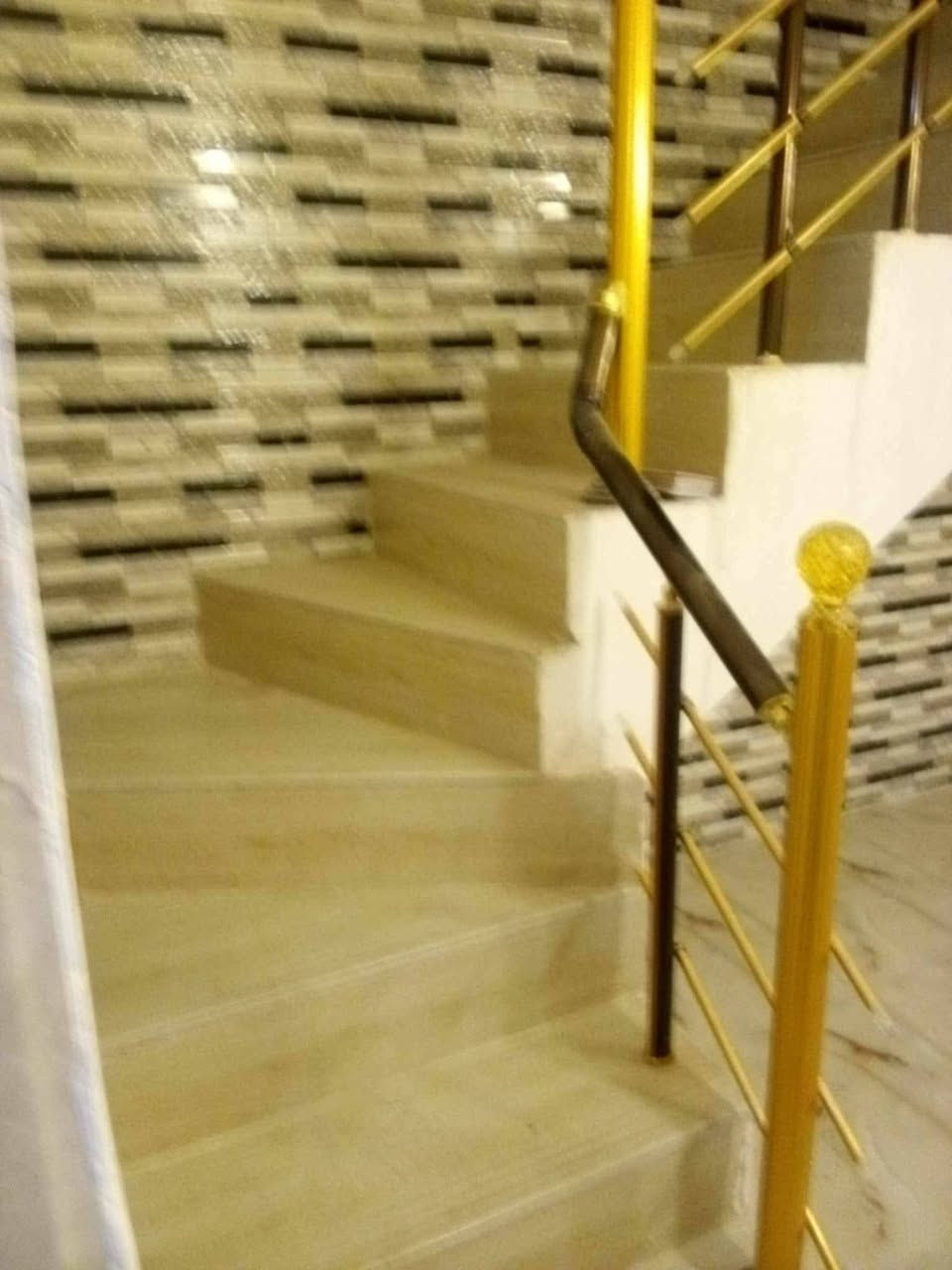 للبيع مساحته 50متر طابق واحد
مجمع حي الكرار 

سند 25 ومكاتبه مع صاحب الأرض وقرار محكمه 

كافه الخدمات تبليط ماء مجاري وكهرباء 

يحتوي على مطبخ وصاله وغرفه نوم وصحيات داخليه وصحيات خارجيه وطارمه ومنور 

التفاصيل *********** واتساب
