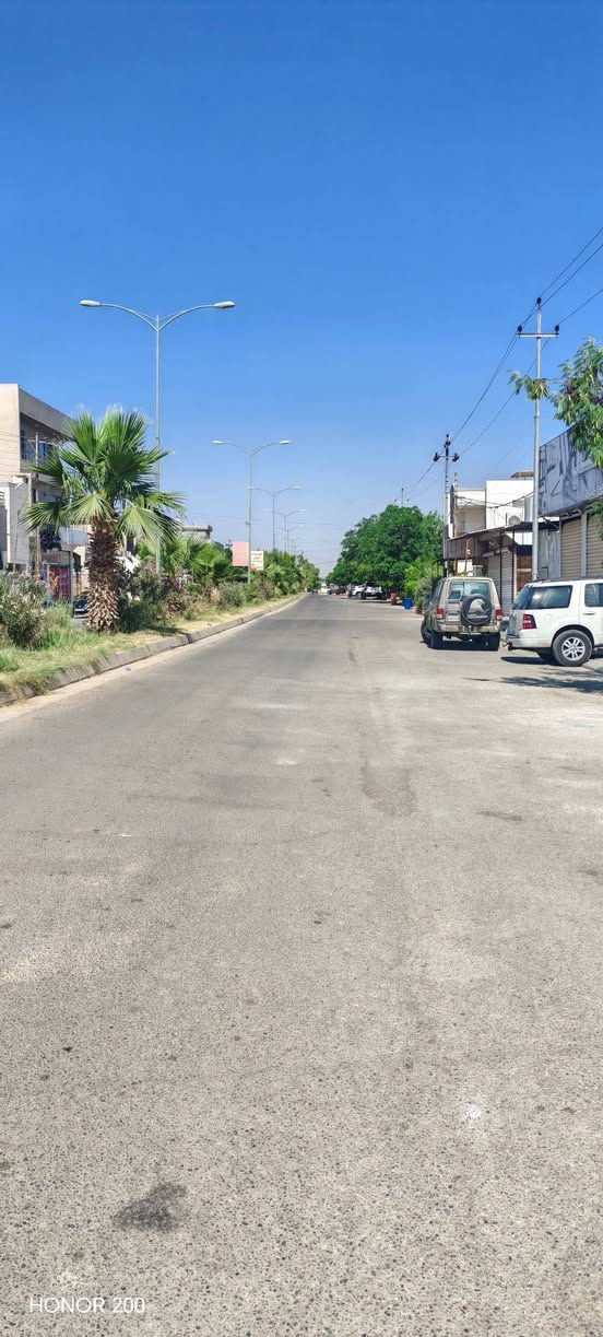 دار للبيع عنوان روناكي سايدين عام يعني تجاري مساحه ٢٠٠ متر ٣غراف نوم هول او استقبال اي استفسار رقم موبايل *********** موجود وتساب
