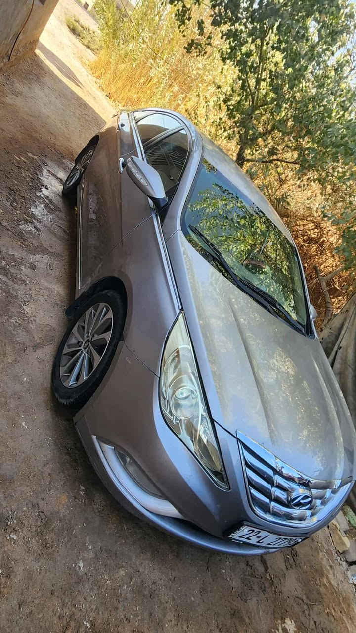 السلام عليكم سوناتا  موديل 2011 مكينه بيه كازكيت تجفيته فقط كير تخم تاير تبريد تدفئه خير من الله بيها طخه قليل بدون دواخل سياره كلش حلوه
 السعر ١٠٠ بيه مجال
رقم الهاتف ***********
مكاني ديوانية
