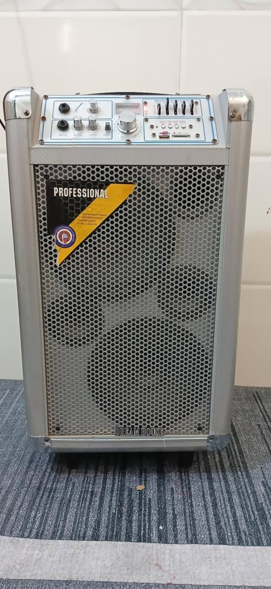 سبيكر للبيع
اتصال على الرقم ***********
