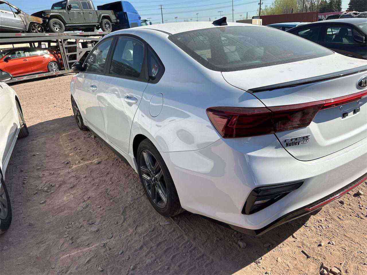 كيا فورتي جي تي لاين 2021
KIA Forte GT Line
DOHC 2000 مكينة
ماشية 20mi
بصمة، كشنات جلد , أشارة ترحيب بالأبواب ,بك لايت لد وباقي المواصفات جي تي لاين موضحة بالصور...
الصور ورقم الشاصي توضح جميع التفاصيل 
تبديل فقط دعامية الأمامية ونفس لون بدون صبغ
{(                           ~بدون ايرباك ~                               )}
رقم بغداد بأسمي

‼️السعر علق بتم يجيك السعر بالخاص ‼️

📍مكان السياره كربلاء المقدسة

📞 رقم صاحب السياره ***********
