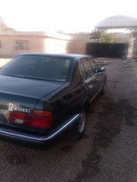 بي ام ٧٣٠ • ١٩٩٤ • ٨ سندر