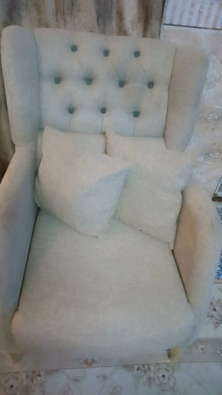 التخم 400
جهاز الرياضي جبلي 200
السبلت طن جديد جدأ 200
ميز طعام دائري 40 
الاتستفسار واالاتصال على الرقم ***********
