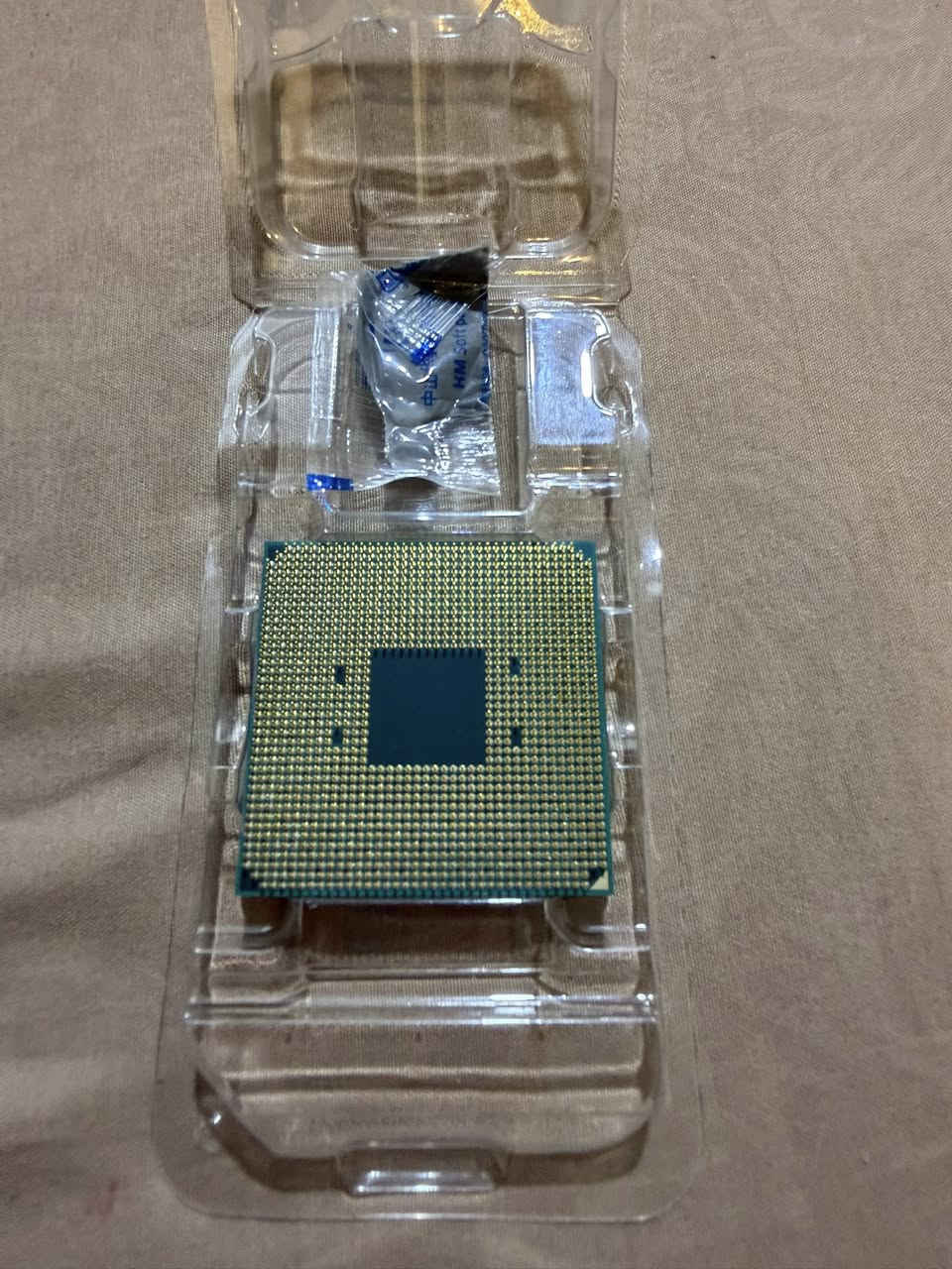 اخوان معالج ryzen 5 2600 تري جديد كبس شركة ما مستخدم السعر 50 الف مع التوصيل الكل العراق ، لا تتعب روحك وتعامل على السعر لان ما تحصل جواب للتواصل واتساب ***********
