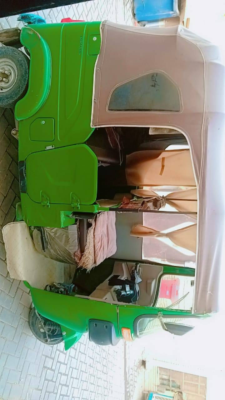 سلام عليكم تكتك 2022 جديدة ماشية 6اشهر جانت مضمومة رقم وسنوية بسمي تحويل يمتة ماتحب السعر 11ونص تكتك مابدل بيها بلك برغي مامفتوح بيها العنوان مدينة الصدر الرقم ***********
