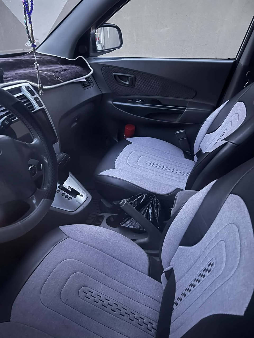 توكسن 2008 
مكينة رخاوه انطيها فحم وهاي صارلها اكثر من سنة بيها رخاوه والله هسه شغاله مابيها شي وتراي وين ما يعجبك 
كير طخم شرط تبريد شرط 
ضرر قبغ صندوق 
وصفحة نفر فقط بخ بدون معجون 
رقم تأخذ اجنبي بسمي 
شرط الوكالة وتحويل 
سعرها 102 وبيها مجال بسيط 
مكان سيارة موصل


**إذا كنت صاحب هذا الإعلان وتريد حذفه لأي سبب، رجاءا أرسل رسالة إلى الدعم الفني**