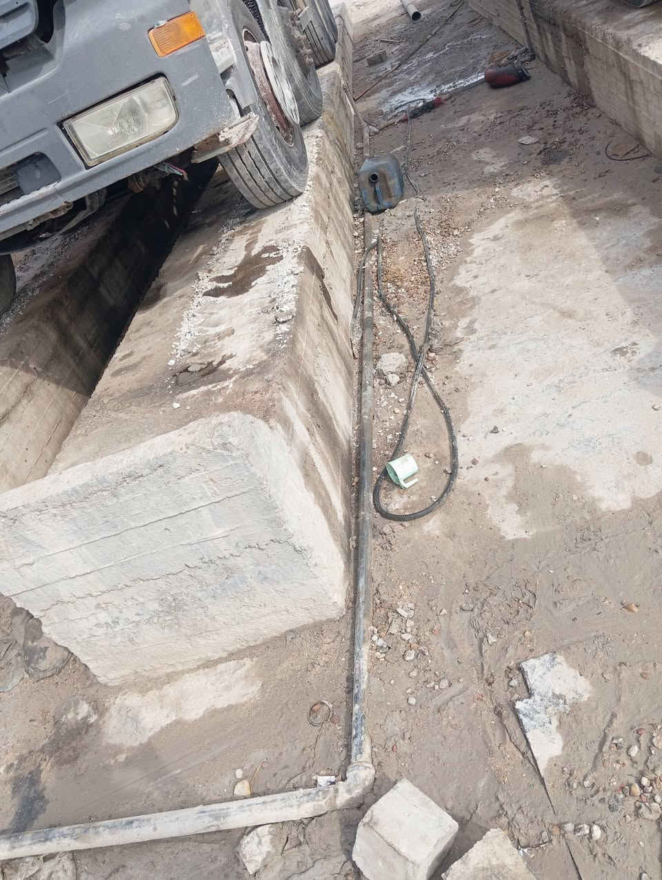 السلام عليكم
غراض محطه غسل للبيع كامله تفاصيل 
بوري غسل  مغلون حديد 
خزان 36 صهريج
رفوف 25 متر طول 3 قطع
مولده كيا شغاله 
مطور ضغط عالي 6 صونده  جديد مستخدم قليل
كمبريس هوى 500 لتر مستخدم  
مكاني حله.. طريق حله ديوانيه. منطقه دبله.
***********
