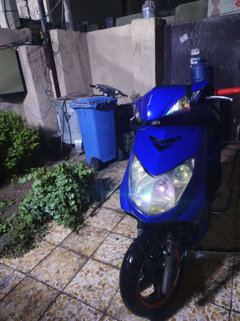 السلام عليكم
دراجه سكنس للبيع دراجه مرتبه وخير من الله صارله 8 اشهر عندي ما فد يوم وكفتني بشارع اروح بيها علكد الشغل مسافه عشر دقايق يوميه اطلع بيها دراجه كلشي بيها بلادي نقصها بس دشبول ورگبه كلشي مابيها كهربائياتها كلهن شغاله تشتغل نكره سلف وهندر باتري جديد تيارات جديده بانزينها كله محسن بس مرتين دايرلها بطاله سعرها 550 وبيها مجال حك الجيه وهذا الرقم موجود مخابره وواتساب 
***********
