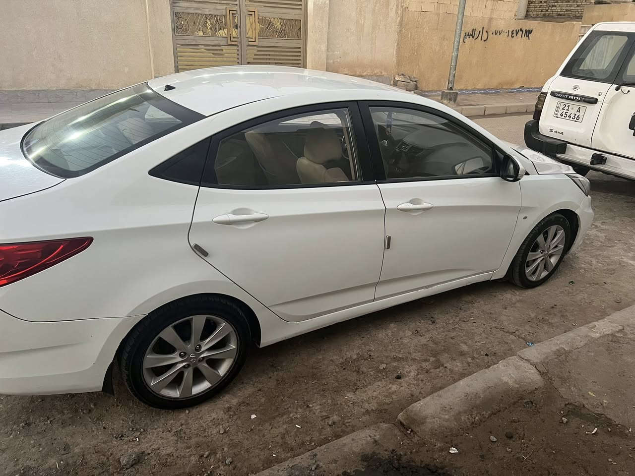 السلام عليكم اكسنت لبيع  بيه بس بنيد والباقي كفاله من كير ومكينه وحداديه رقم بابل نكليزي رقم ***********
