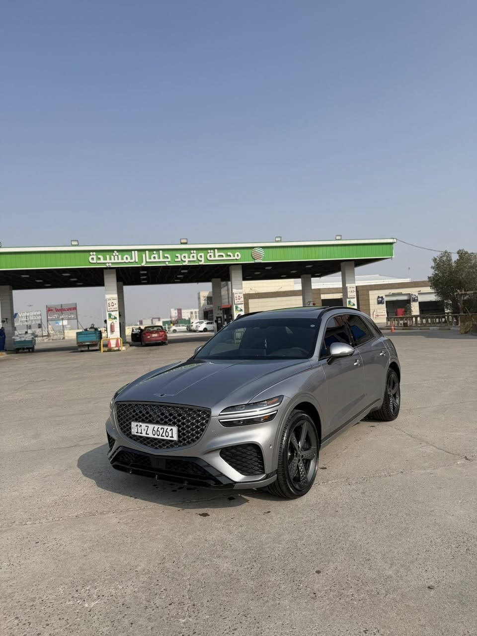 السلام عليكم 
جنسيز Gv70 2024 
Sport Prestige 
3.5t AWD 
سته سلندر فول مواصفات  معروفه مواصفات البرستيج 
رقم بغداد تحويل. 
ماشيه 20 الف كيلو متر 
مغلفه تكم وبنيد وبداية القماره PPf
بدون اي نقص 
الحادث : بابين صفحة العبري تبديل فقط 
وره باب السائق تصليح بسيط جداً 
بدون دواخل 

مكان السياره البصره
 للتفاصيل اكثر 
***********
