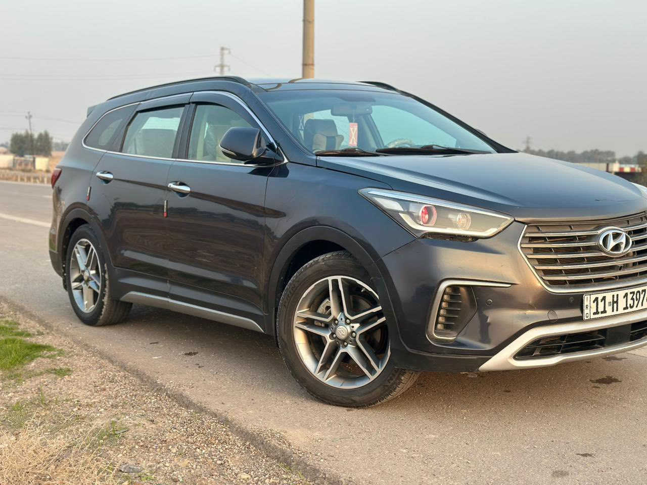 السلام عليكم للبيع سنتافي گراند 2017 وارد امريكي فول مواصفات 1/1 أعلى حتى من الخليجي  
حادث مثل ما موضح بصوره 

بصمة.بانوراما

كشنات كهرباء مع ذاكرة خزن كرسي السائق

صندوق كهرباء يفتح عند الاقتراب 

رادار جانبي ورادار خلفي مع حساسات خلفيه

كشنات جلد وللعلم غرفة السياره جديده كلش

 كشنات الاماميه تدفئه وتبريد مع تدفئة بالكشنات الخلفيه

تبريد ثلاث قطع منفصل

مخرج طاقه بلگ بالصندوق 120فولت

سستم صوت 14 سماعه مع دمام خلفي

محرك حجمه 3300 يولد 290 حصان
 
فور ويل

وبعد هواي بيها مواصفات فئة السياره 
Ultimate   Limited معروفه 

محرك ٦سلندر 7 راكب ملكي vip
 الحادث بالمنشور
السعر 165 وبي مجال للشراي
 بيه خير ويدلل 

لحد يكسر بالسعر كلمن وسعره وهذا فول مواصفات تختلف عن الباقيات  
والنظافه تفرق واذا شراي تشلع عيوني 
العنوان بابل ناحيه النيل
ستفسار ***********
***********
