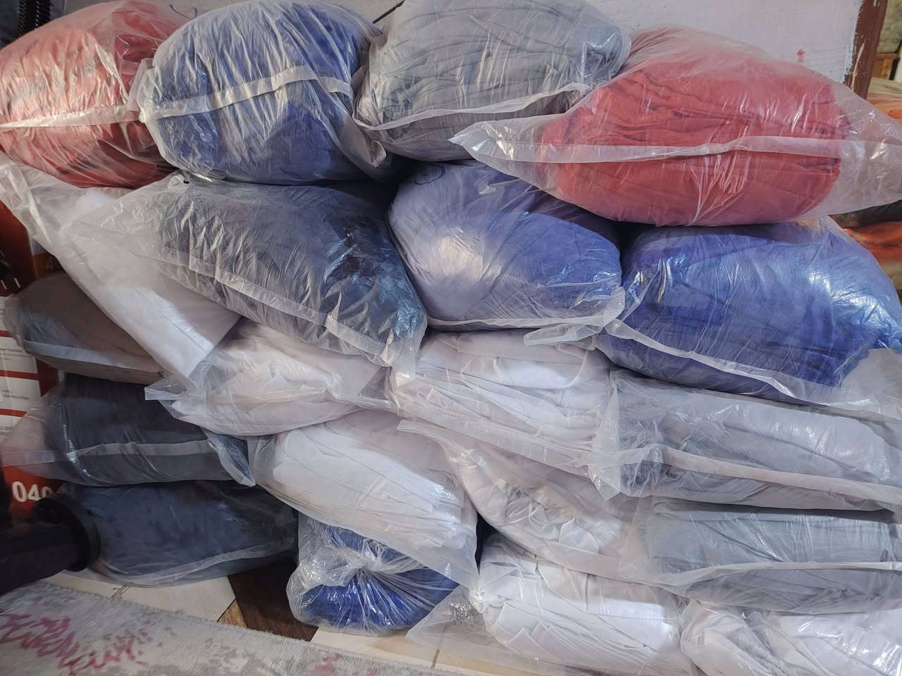 السلام عليكم وصول وجبه تلبيسات ستاركس قماش العادي والتور ستاركس ٢٠٠٧ فتون بريجو تكسي جنبي عالي وناصي يوجد خدمة توصيل جميع المحافظات للاستفسار *********** واتساب
