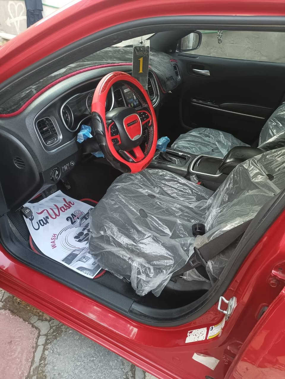 السلام عليكم ورحمه الله وبركاته 
جاجر 2015 وارد كندي مكفولة عد نرماده مفتوحه فقط سونار مرفق رقم أربيل سنويه منهيه قبل شهر باسم كردي ويل 18 جاهزه من كلشي لايت زنون سياره فتحه مكان السيارة البصره قضاء المدينة هاتف *********** السعر 185 وبيها مجال المدينة, البصرة
