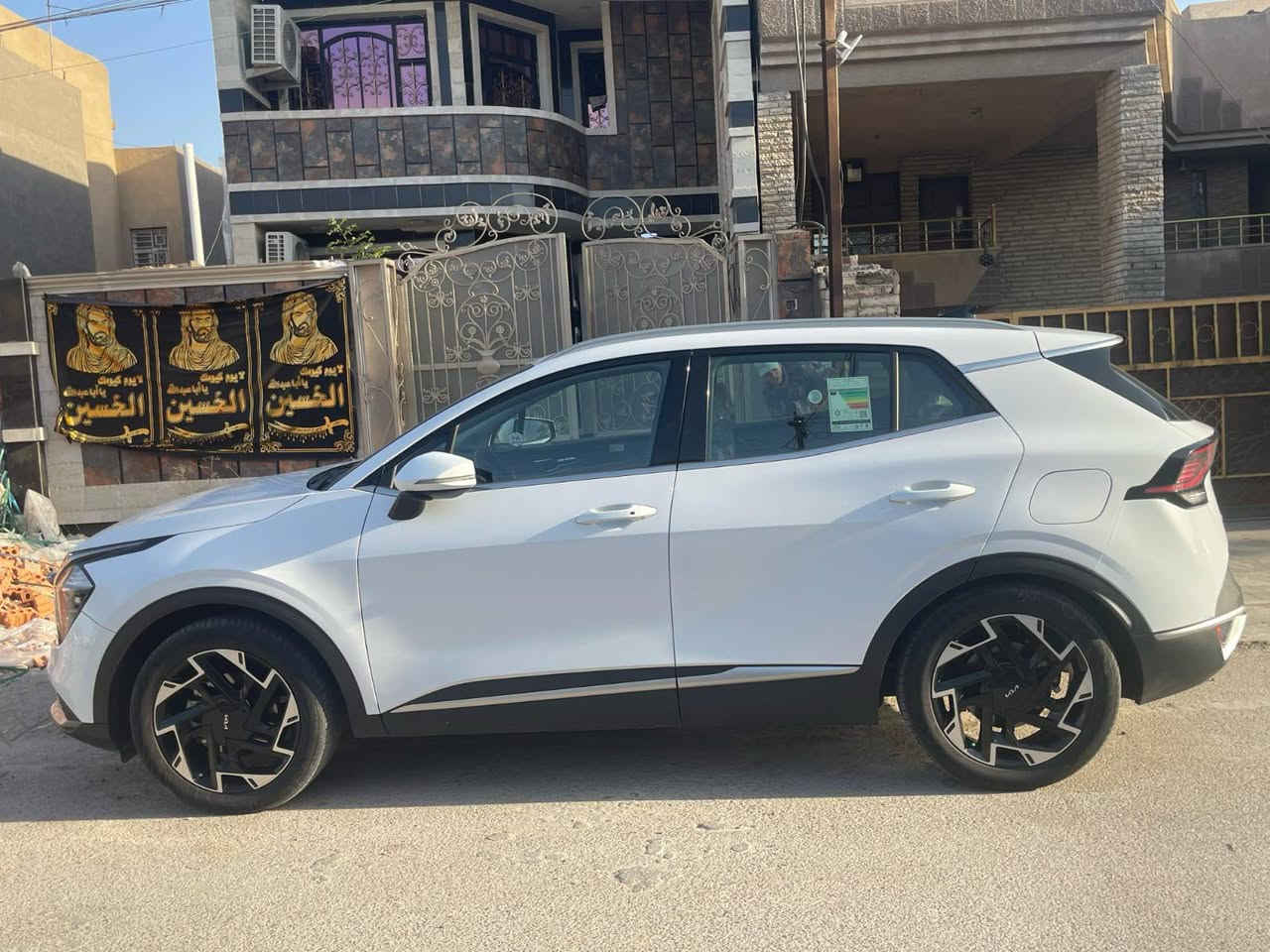 السلام عليكم
كيا سبورتج خليجي 
موديل 2023
رقم بغداد بأسمي 
ماشية 53 ألف 
قمارة حديد  
سايد بريك بصمة
مُغلفة بالكامل كشنات و أرضية 
مكان السيارة بغداد البلديات_ شارع المصرف 
للأستفسار الاتصال على الرقم 
***********
