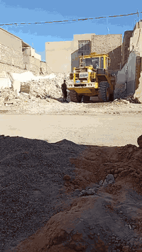 السلام عليكم نعمل بالتفليش البيوت القديمه والترميم في النجف للاستفسار على هذا الرقم ***********
